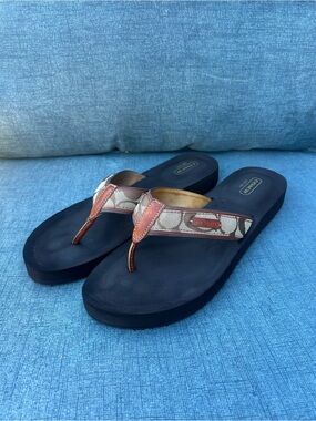 COACH Juanita Signature Large C Print Wedge Thong Flip Flop Sandals Women’s 11B